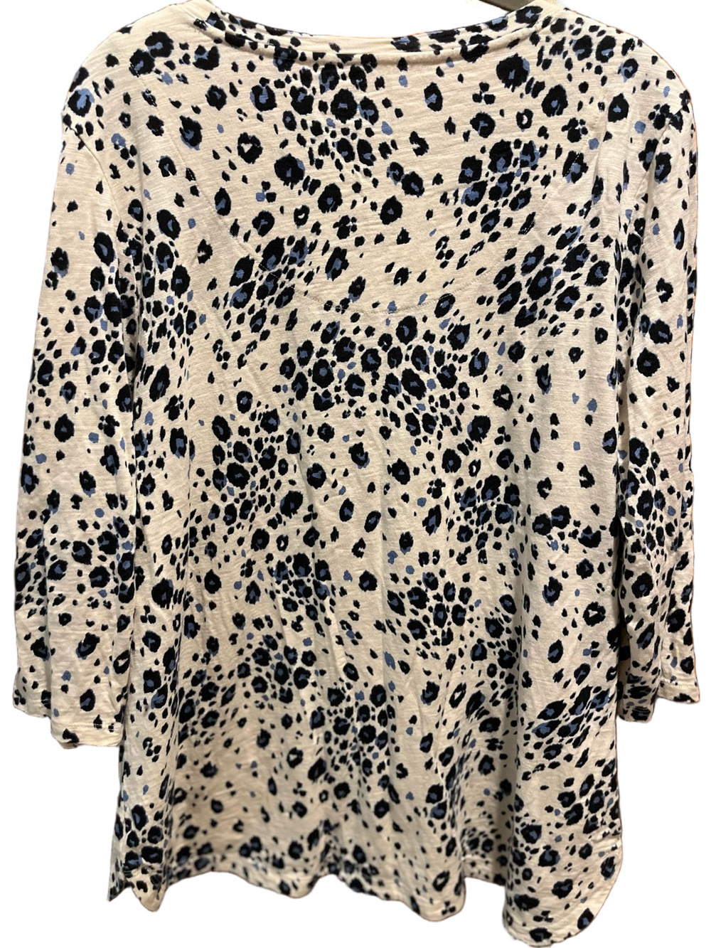 33. WOMENS CHICO’S 2/L DETAIL TOP - Picture 4 of 4